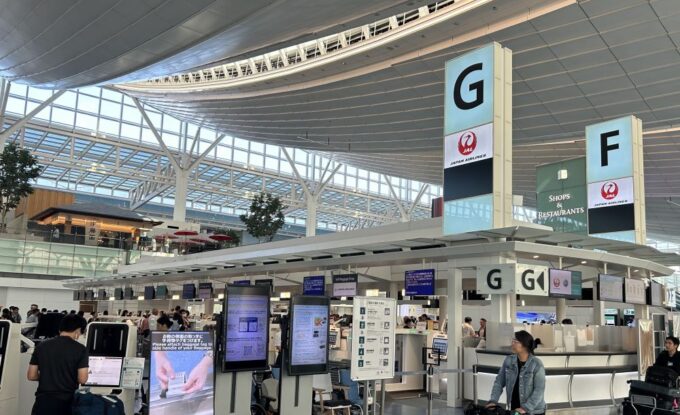 日本国内空港　空港施設利用料　消費税